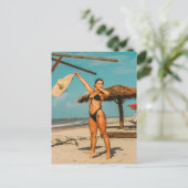 Carte Postale Lignes de bronzage tropicales Fille en Bikini Pho (Debout devant)