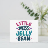 Carte Postale Little Miss Jelly Bean Paster Candy Surnom (Debout devant)