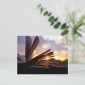 Carte Postale Livre ouvert et Sunset Photographie (Debout devant)