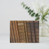 Carte postale Livres anciens (Debout devant)
