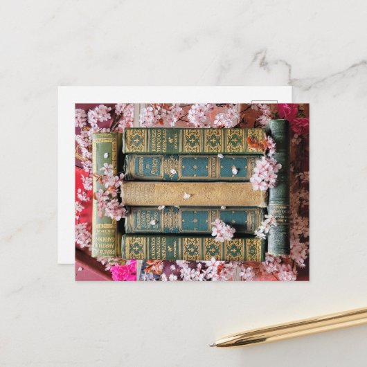 Carte Postale Livres verts - Fleurs roses (Devant/Arrière en situation)