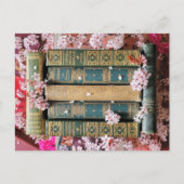 Carte Postale Livres verts - Fleurs roses (Devant)