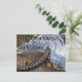 Carte postale Lizard plat - Mème Terre plate (Debout devant)