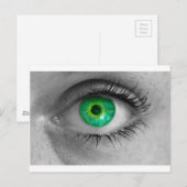 Carte Postale L'oeil avec iris vert regarde la macro de concept (Devant / Derrière)