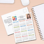 Carte Postale Logo d'entreprise personnalisé 2026 Calendrier Mar<br><div class="desc">Cette carte postale de calendrier professionnel colorée est faite sur mesure avec le nom de votre entreprise professionnelle et les coordonnées de votre bureau. Ces cartes postales de calendrier vertical branchées présentent votre logo d'un côté et une photo professionnelle personnalisée de l'autre. Élément de marketing contemporain pour une société en...</div>