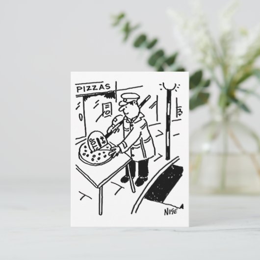 Carte Postale Lollipop Man découpe une pizza (Debout devant)