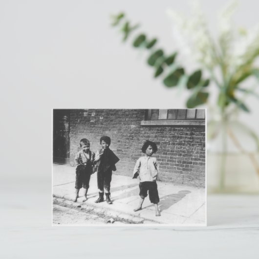 Carte Postale Londres Slums (Debout devant)