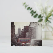 Carte Postale Londres, Trafalgar Square (Debout devant)