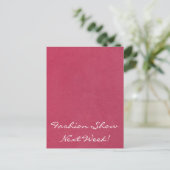 Carte Postale Look en cuir rose (Debout devant)