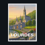 Carte Postale Lourdes France<br><div class="desc">Lourdes, petite ville nichée au pied des Pyrénées dans le sud-ouest de la France, est l'une des destinations de pèlerinage les plus célèbres au monde. Il a acquis une reconnaissance internationale en 1858 lorsqu'une jeune fille de 14 ans, Bernadette Soubirous, rapporta une série de visions de la Vierge Marie à...</div>