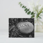 Carte Postale "Love" Stone (Debout devant)