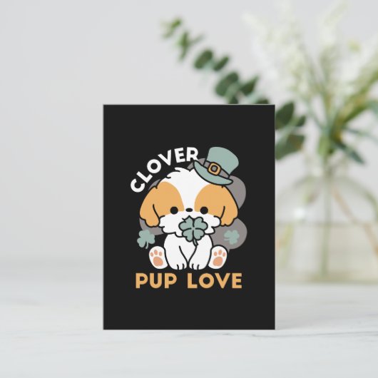 Carte Postale Lucky Pup with Clover - St. Patrick's Day Cadeau (Debout devant)