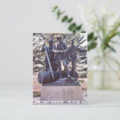 Carte postale Lumberman's Monument Michigan (Debout devant)