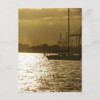 Carte Postale Lumière de bateau doré