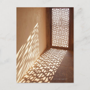 Carte Postale Lumière du soleil passant par une fenêtre décorati