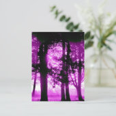 Carte Postale Lumière violette avec arbres silhouettes (Debout devant)