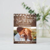 Carte Postale Lumières à cordes de bois rustique Photo Enregistr (Debout devant)