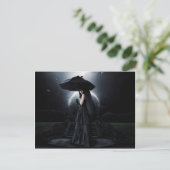 Carte Postale Lune gothique (Debout devant)