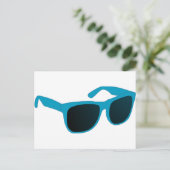 Carte Postale lunettes de soleil (Debout devant)