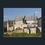 Carte Postale Luxembourg, Vianden. Château de Vianden (b. 15e<br><div class="desc">DROIT D'AUTEUR Walter Bibikow / Danita Delimont.com| EU40 WBI0101.jpg| Luxembourg,  Vianden. Château de Vianden (b. 15e c.).</div>
