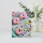 Carte Postale Macarons de beignets roses congelés (Debout devant)