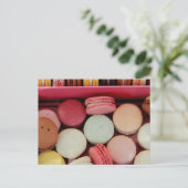 Carte Postale Macarons de différentes couleurs (Debout devant)