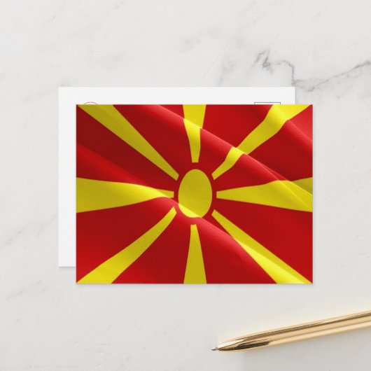 Carte Postale Macédoine - Drapeau agité macédonien - (Devant/Arrière en situation)