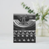 Carte Postale Machine à écrire (Debout devant)