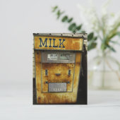 Carte Postale Machine à lait antique (Debout devant)