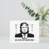 Carte Postale MAGA indiqué (Debout devant)