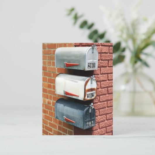 CARTE POSTALE MAIL BOX POST BOX POSTCROSSING (Debout devant)