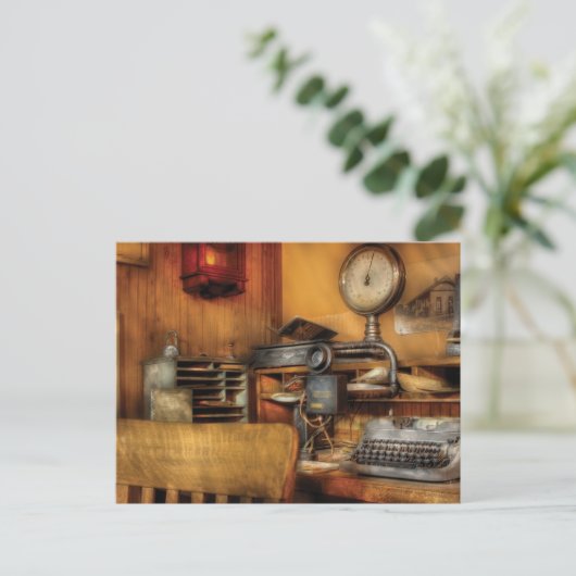 Carte Postale Mailman - Au bureau (Debout devant)