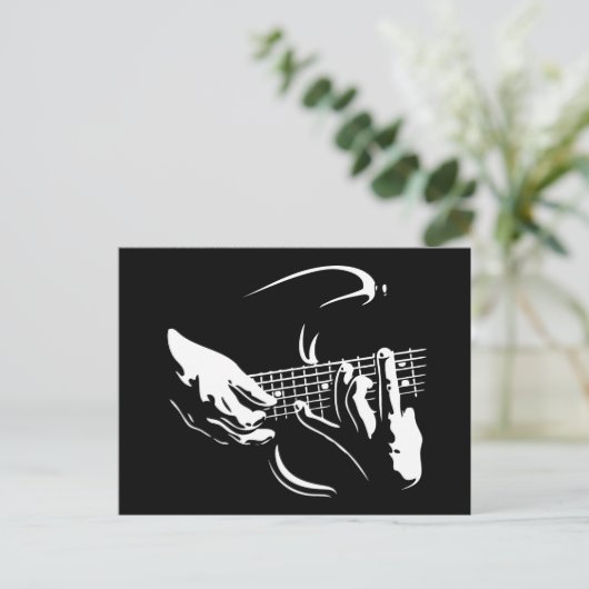 Carte Postale main-guitare-DKT (Debout devant)
