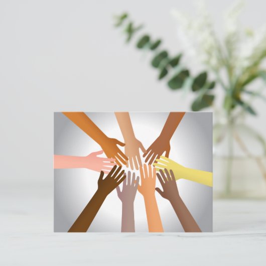 Carte Postale Mains colorées (Debout devant)