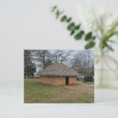 Carte Postale Maison à toit de chaume Etowah (Debout devant)