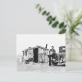 Carte Postale Maison de migrants 1937. (Debout devant)