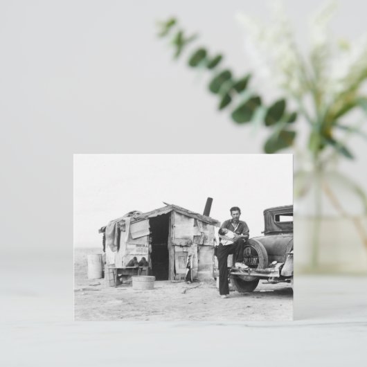 Carte Postale Maison de migrants 1937. (Debout devant)