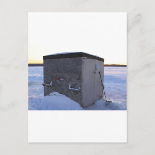 Carte Postale Maison de pêche sur glace à la tombée de la nuit.