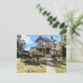 Carte Postale Maison d'Halloween hantée avec des squelettes (Debout devant)