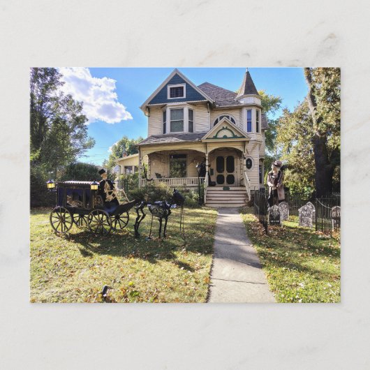 Carte Postale Maison d'Halloween hantée avec des squelettes (Devant)