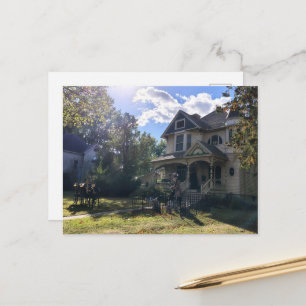 Carte Postale Maison d'Halloween hantée avec des squelettes en p