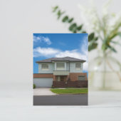 Carte Postale Maison résidentielle (Debout devant)