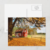 Carte Postale Maison Suédoise Rouge parmi les feuilles d'automne (Devant / Derrière)