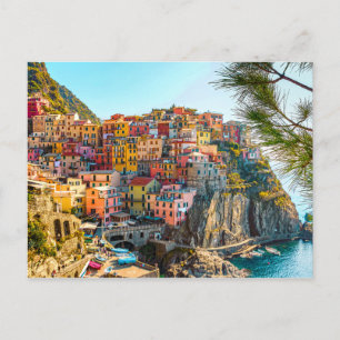 Carte Postale Maisons de mer colorées Italie à flanc de colline