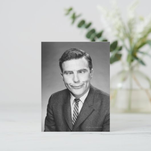 Carte Postale Making Face (Debout devant)