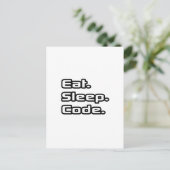 Carte Postale Manger. Dormir. Code. (Debout devant)