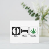 Carte Postale manger la fumée de sommeil (Debout devant)