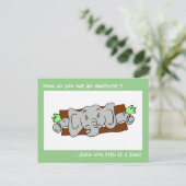 Carte Postale Manger un Sandwich d'Éléphant (Debout devant)