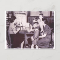 Manifestation d'ustensiles de Cuisine vintage 1941