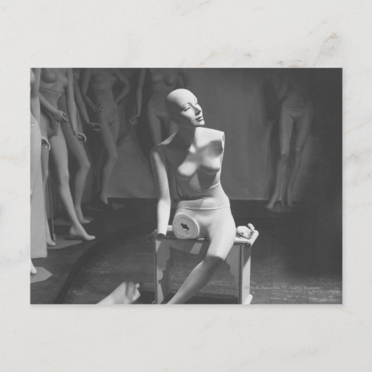 Carte Postale Mannequin avec jambe et bras enlevés (Devant)